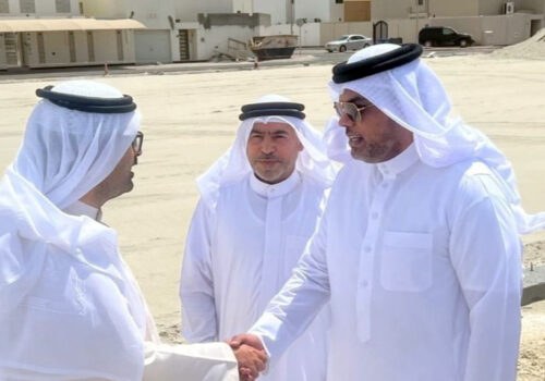 01 بحضور النائب محمد الرفاعي.. محافظ المحافظة الجنوبية يتفقد احتياجات أهالي البحير 3